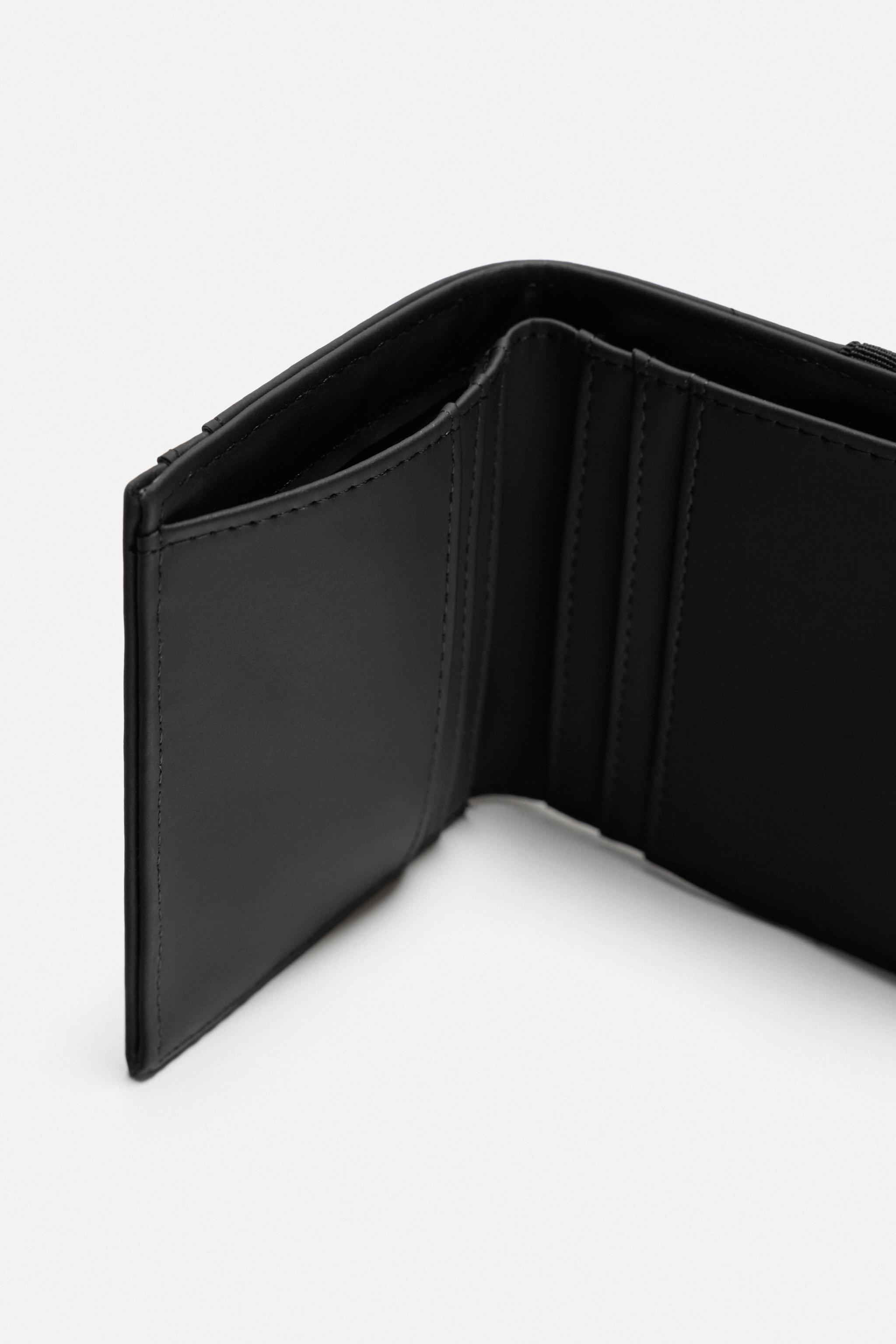 RUBBERIZED COIN WALLET